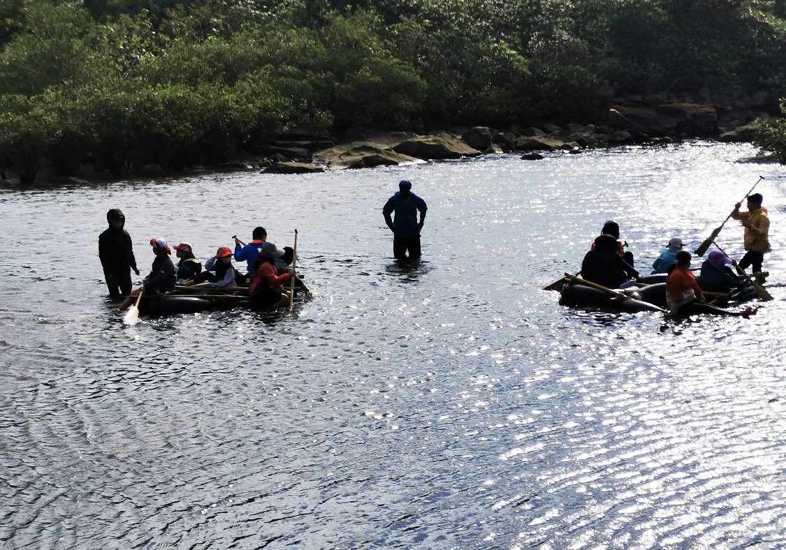Day 1 of activity week for our #Year6 students involved raft building and first aid challenges. The students learned the importance of knot typing, teamwork and communication to build their raft #SaiKung #AnfieldSchoolHK #EducatingHeartsAndMinds <a href="/LearnWithDF/">LearnWithDragonfly</a>
