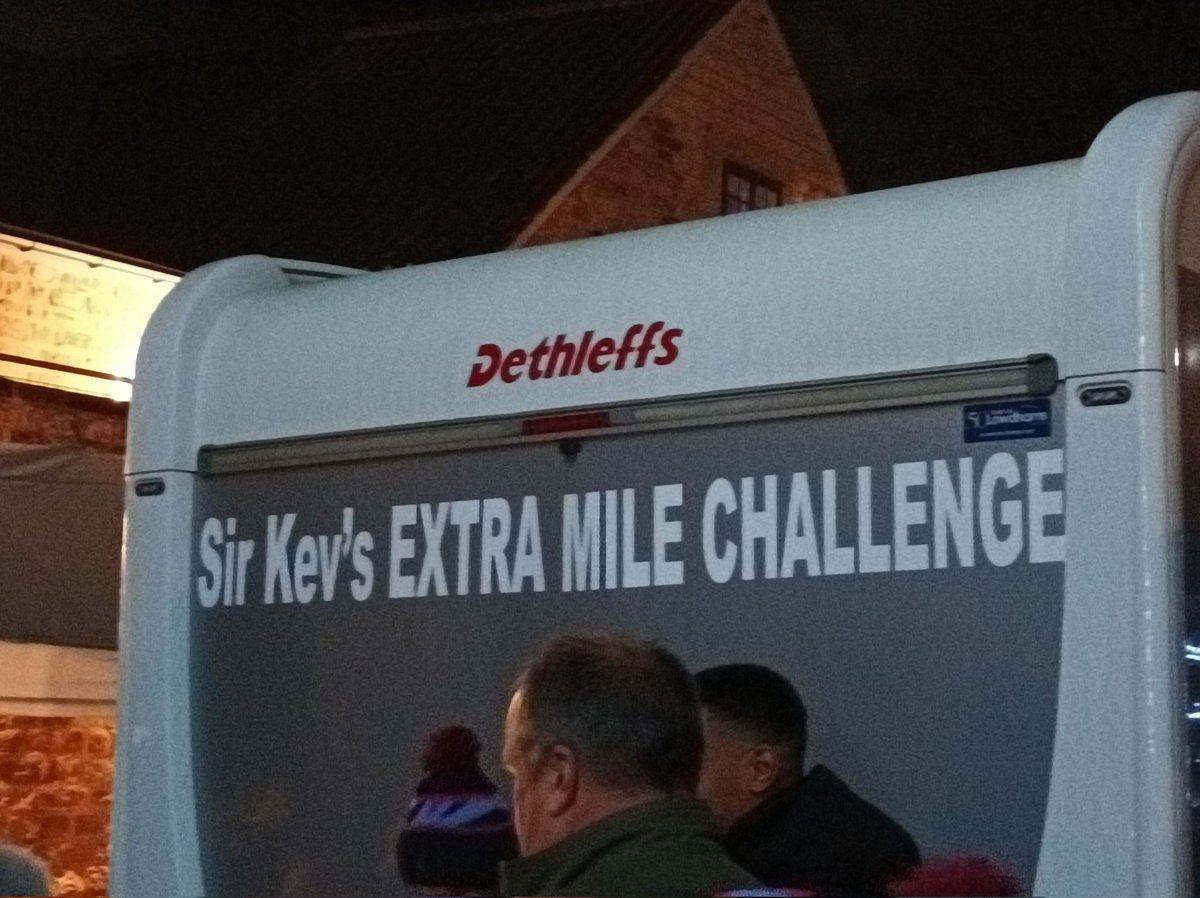 Pleased to get to Harthill, and see Sir Kev off on his next stage. Brilliant support at nearly 10pm for an incredible challenge and inspirational person. Keep going Kev and all the team #TheExtraMile #mnd #TeamMND
