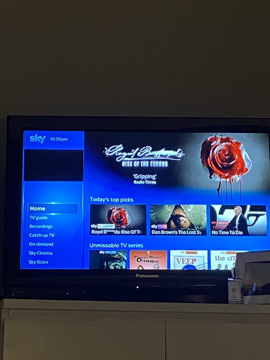 Mils98_'s tweet photo. @SkyUK my mini sky box is not working. SkyQ all connected fine however controller not working and tv program preview not showing anything. Please help otherwise i will be cancelling unfortunately. https://t.co/QTQ1H9gijC