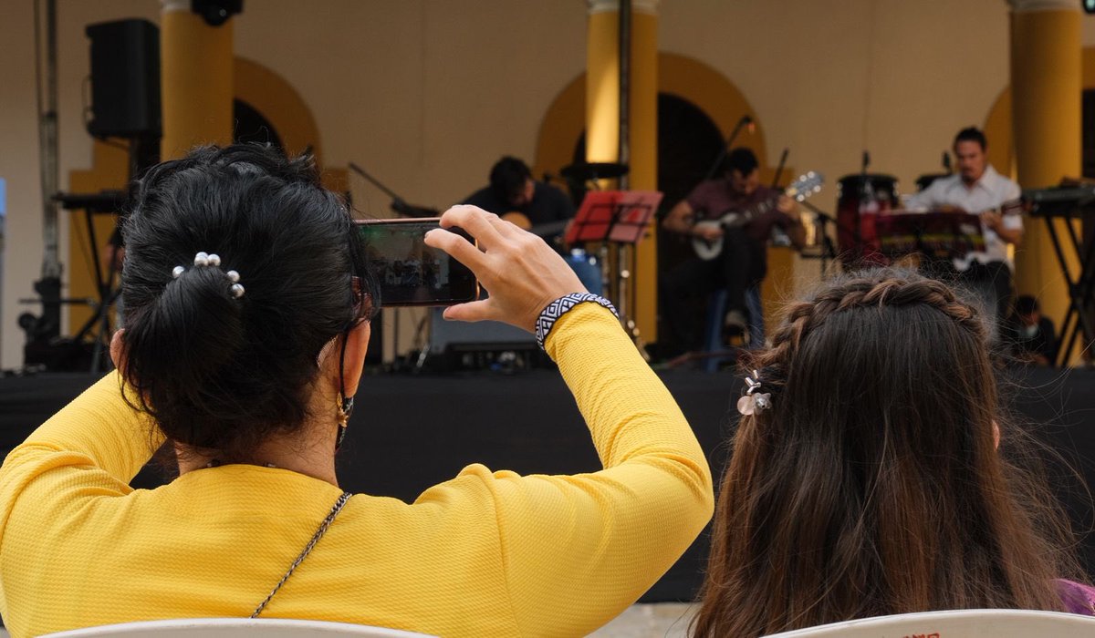 IMCTBGA's tweet photo. ¡En el #DíaDelMúsico 🎤🥁🎷, las muestras finales de la #EMA no paran! Desde temprano, en el @centroculturalO 🏛 se vive el Festival de las Artes de #Bucaramanga 👉🏻 #EMAFEST 2021 🤩.
Con gran variedad de géneros e instrumentos musicales, la escuela conmemora esta fecha especial. https://t.co/kwNug1KrhD