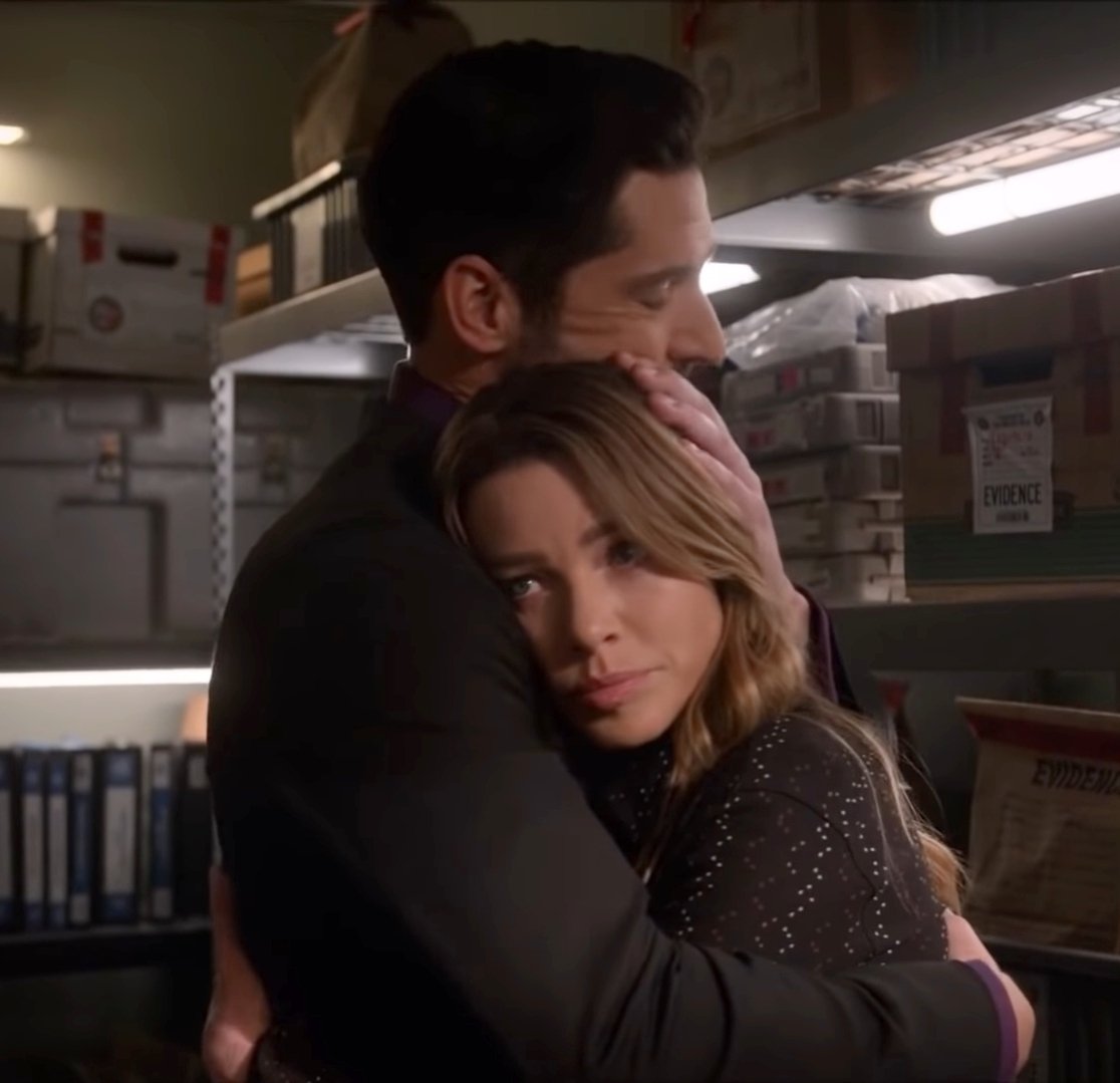 __dumbandpoetic's tweet photo. their hugs are so superior and so personal to me https://t.co/pORZ4hOFdk