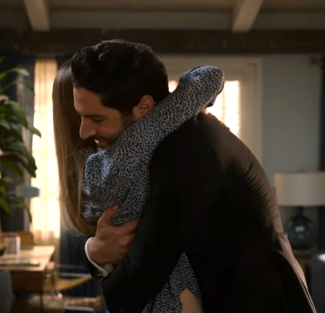 __dumbandpoetic's tweet photo. their hugs are so superior and so personal to me https://t.co/pORZ4hOFdk