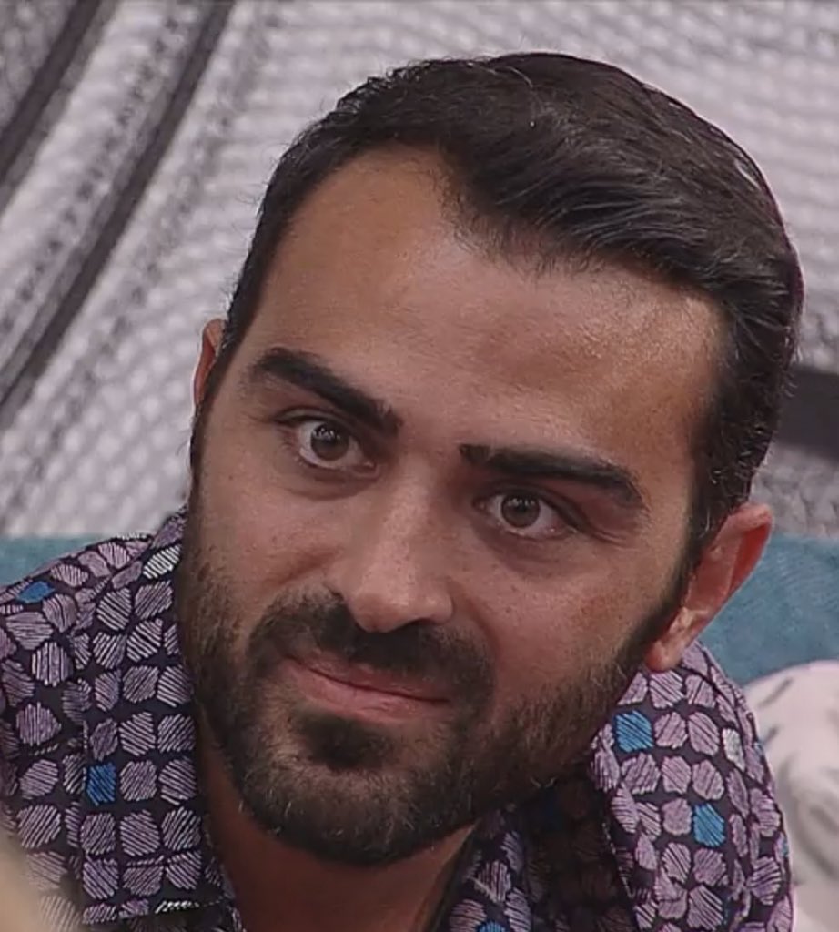 notordinarylog's tweet photo. “Perché non ti ribellavi all’uomo che ti picchiava?”#gfvip https://t.co/AMjCTMD6DB