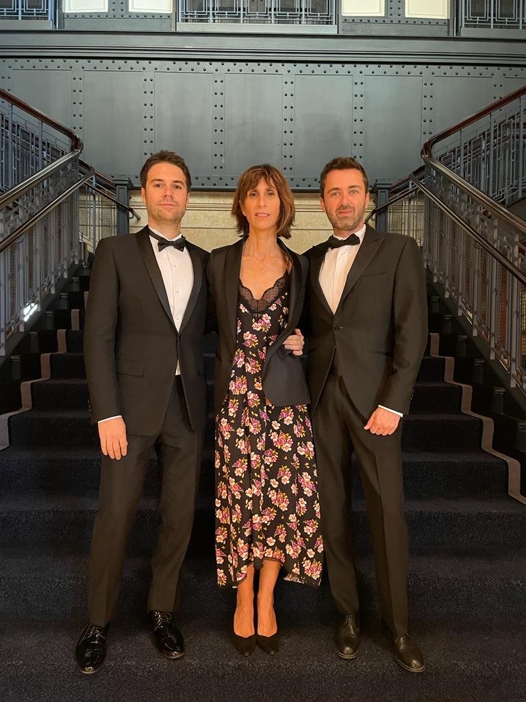 ✨ ¡El momento ha llegado! ✨

Qué nervios por saber si nos llevamos el Emmy bajo el brazo, ¡deseadnos suerte! 🤞😊 #GenteHablando #iemmys atres.red/zweja23