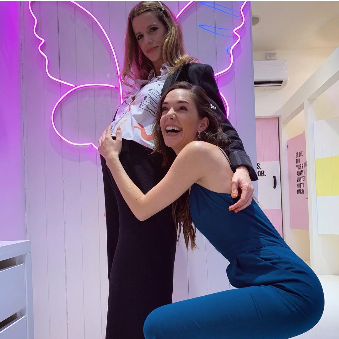 Anto10dt's tweet photo. Cómo pueden ser tan lindas? Flozmin no se supera❤️ Suar ponete a escribir https://t.co/5ASbxOBimC