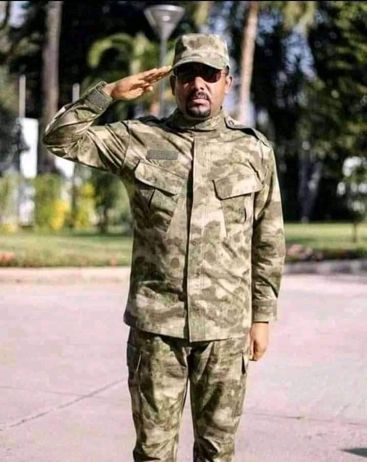 Sultan_Abagissa's tweet photo. ሀገር ጥሎ ይሰደዳል ብለው ሲጠብቁ " አይ ህዝቤንና ሀገሬን ለማዳን ወደ ግንባር ዘምታለው አለ" ምናላባትም ብቸኛ የአፍሪካ መሪ! #NoMore https://t.co/0Ck1amfojQ