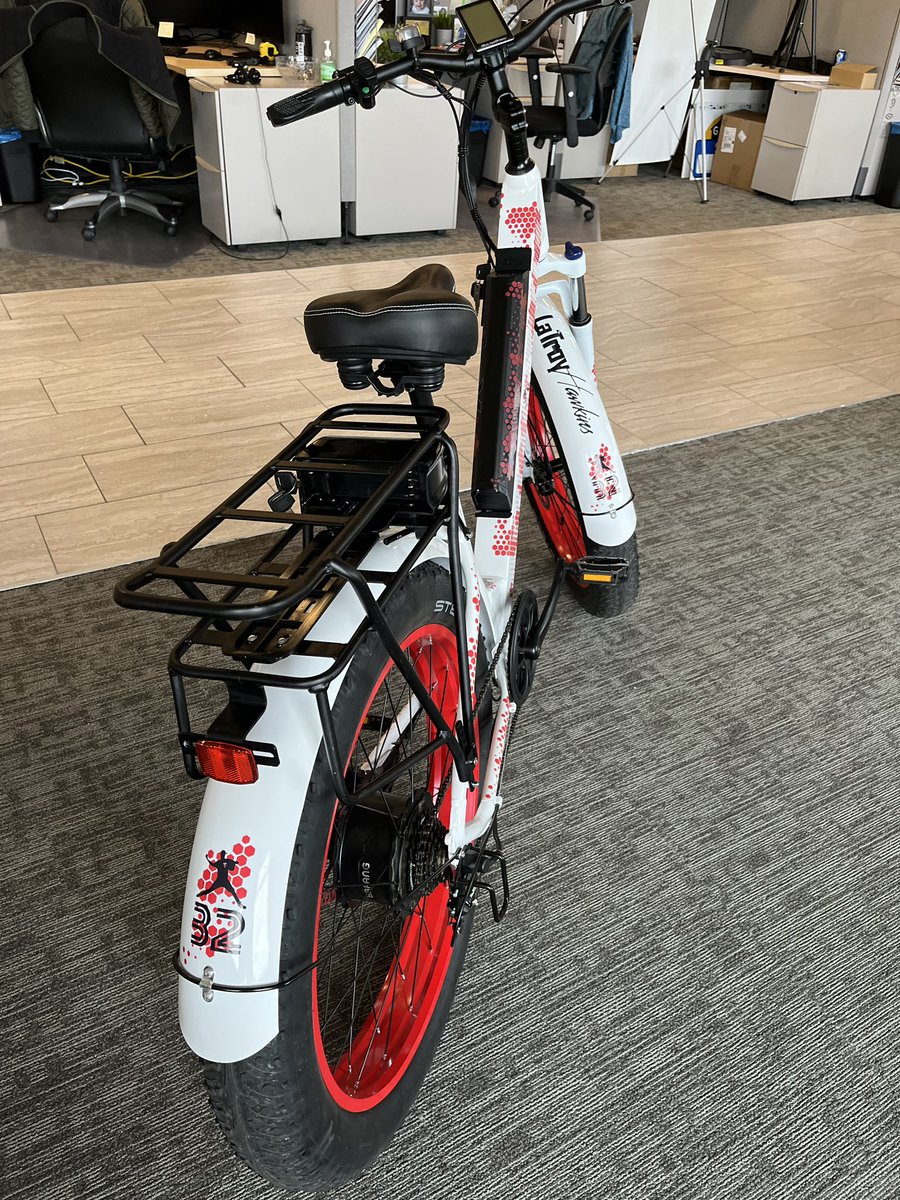 LaTroyHawkins32's tweet photo. If your looking to purchase a new Electric bike check us out. https://t.co/KrBa4QpJPu @Twins @TC_00 Separating ourselves from the rest… #Quality #CustomWrapping #BigTicket #TheHawk #Showtime #CitySlicker https://t.co/LBHpGHomyM