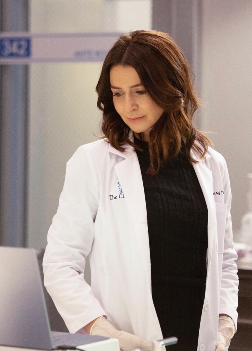 ameliaswtie's tweet photo. AMELIA SHEPHERD!!??!!!???! https://t.co/sQhtCxNVzg