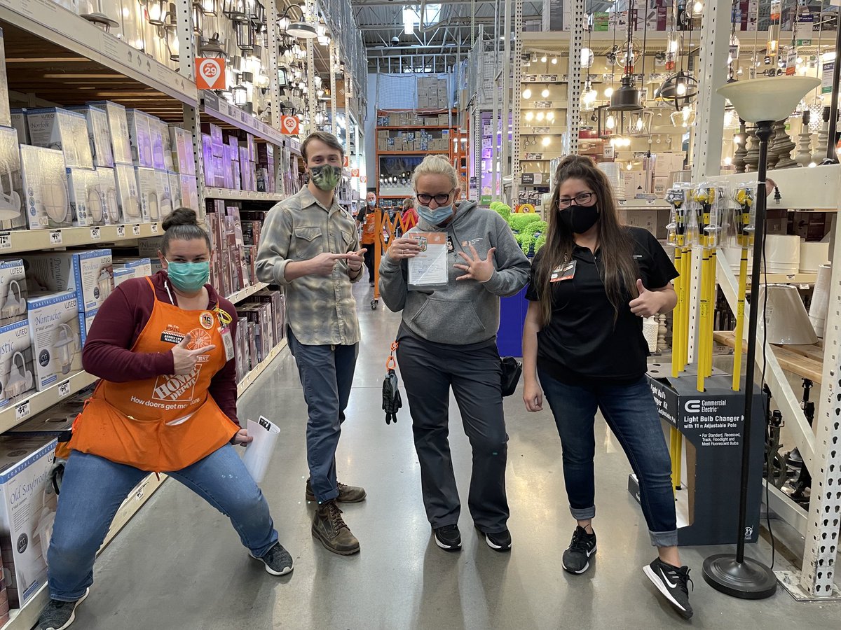 Tanya with MET, received a Homer award from Elijah for her total “WHOLE STORE” attitude.Thank you for taking the time out of your timed day to train store associates on lift equipment. We appreciate you!! ⁦<a href="/geri4015/">Geri Downs</a>⁩ ⁦<a href="/ElijahJoslyn/">Elijah Joslyn</a>⁩ ⁦@RosebudOMalley⁩ <a href="/KayK_Quinn/">Kayla</a>