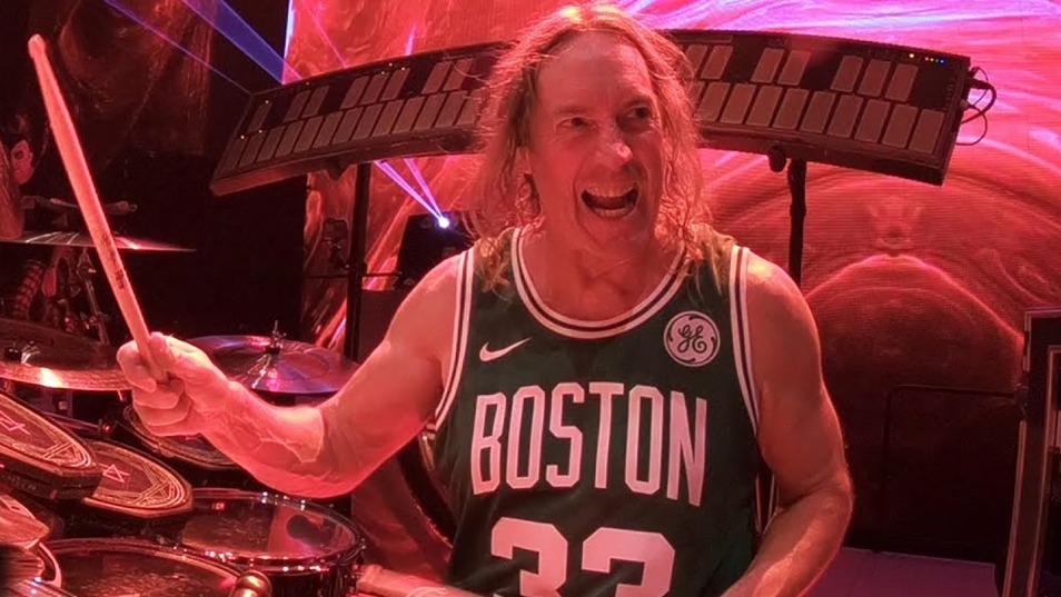 Revolvermag's tweet photo. Revisit this stunning drum cam footage of @Tool's Danny Carey going to town on "Pneuma" https://t.co/iuZFk63793 https://t.co/sd2zMLVRvv
