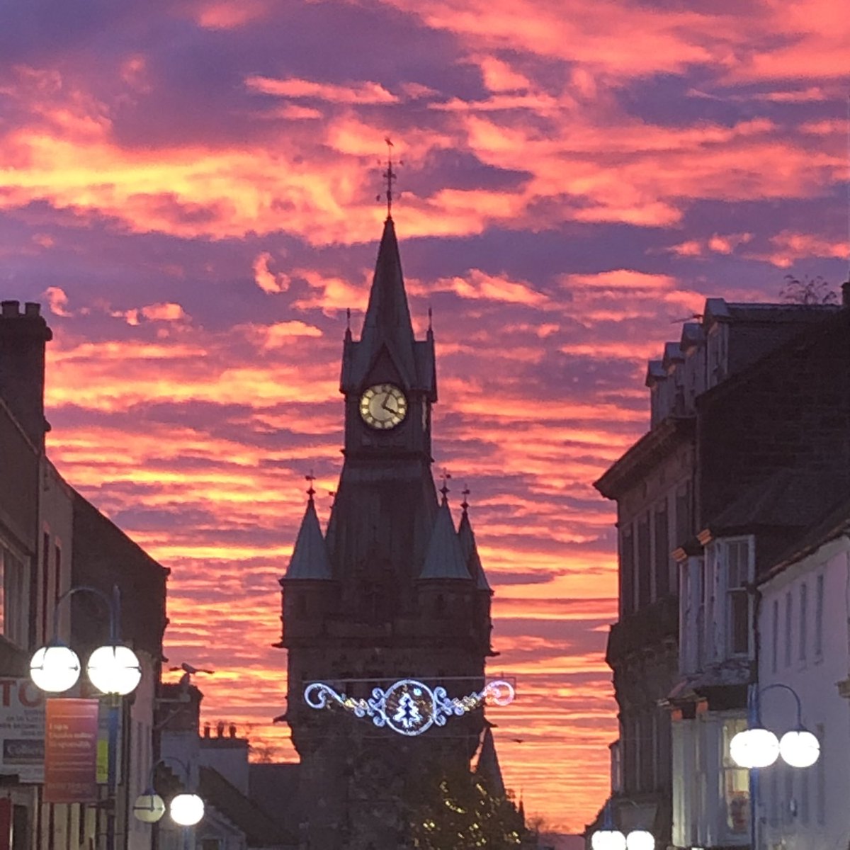 Beautiful sunset in Dunfermline this afternoon