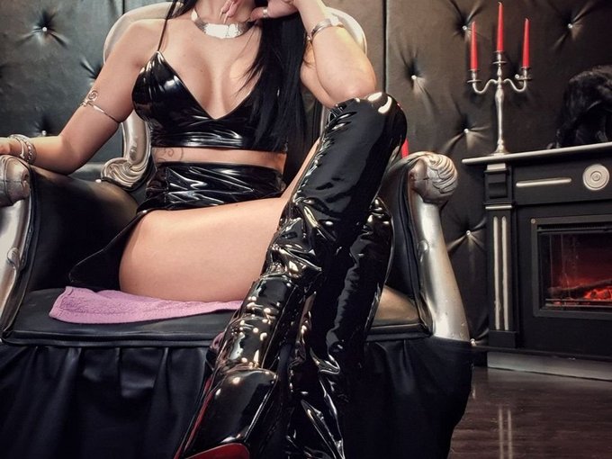 I'm online right now on skyprivate (live skype sessions). my private profile: https://t.co/m3vqrUm8N3<a href="/tag/mistress"class="tags"><span>#mistress</span></a>