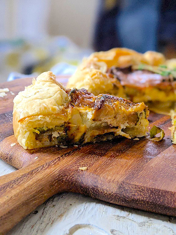 by_dolce's tweet photo. The rustic puff pastry pie with zucchini is a delicious and easy plate to prepare.
https://t.co/9nELbgXnta

#zucchini #solodolce #italianfood #pie https://t.co/MGsI1cIAIG