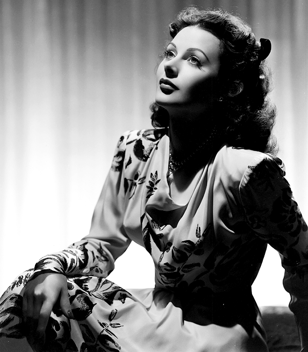 hedyarchive's tweet photo. Hedy Lamarr photographed by Eric Carpenter, 1943. https://t.co/m5RewV8asY