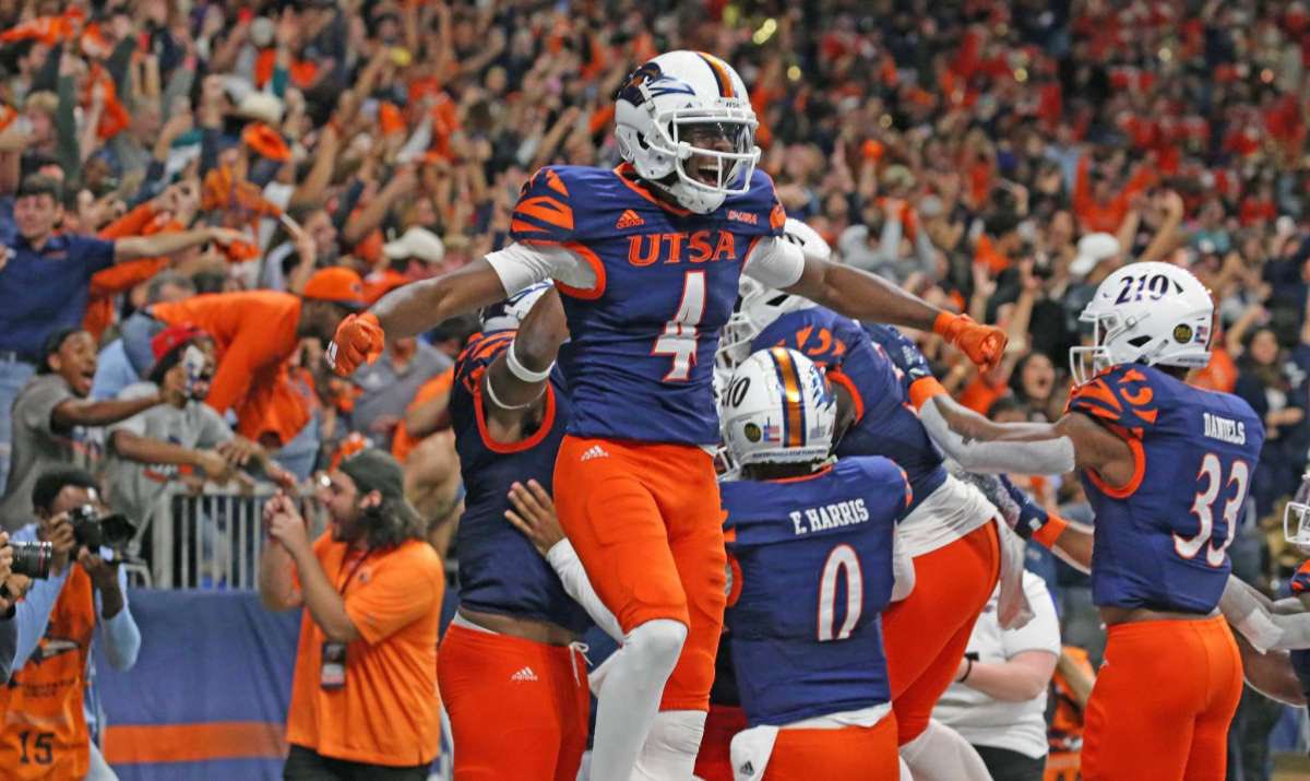 ZakhariFranklin's tweet image. grab the top spot like pardon my reach