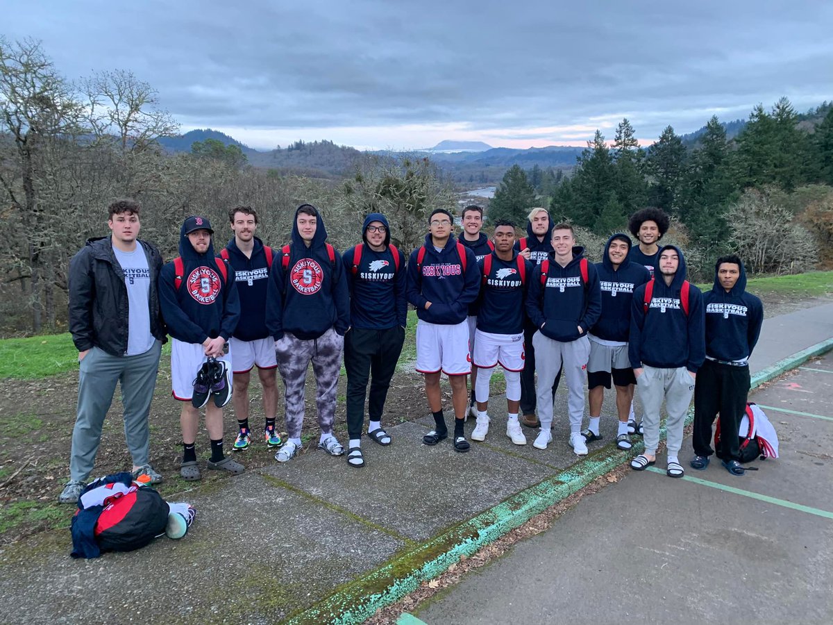 Siskiyou Sports Blog Fall 2021: College of the Siskiyous women's and men's basketball results, number of #COS athletes earn all-conference honors. #SiskiyouCounty siskiyoudaily.com/story/news/202…