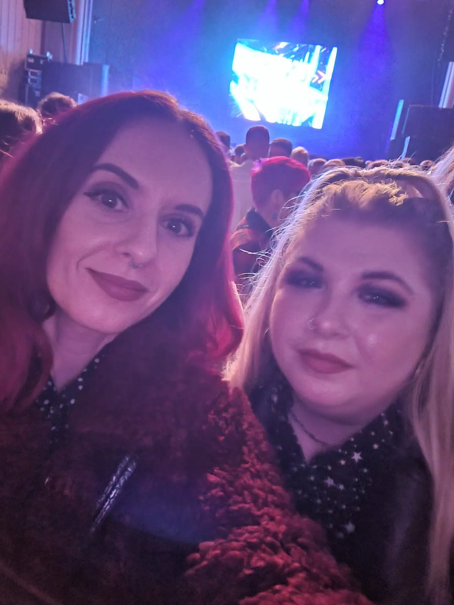 Sugar_Kane1's tweet photo. Had a fantastic time seeing the United Kingdolls last night in Glasgow ���. Was gutted Bimini couldn't be there but look forward to seeing the solo show 🙌🏻
#unitedkingdolls #lawrencechaney #itstayce #awhora #ukdragrace #rupaulsdragrace #dragqueen #glasgow #besties https://t.co/u4gqy6piEU