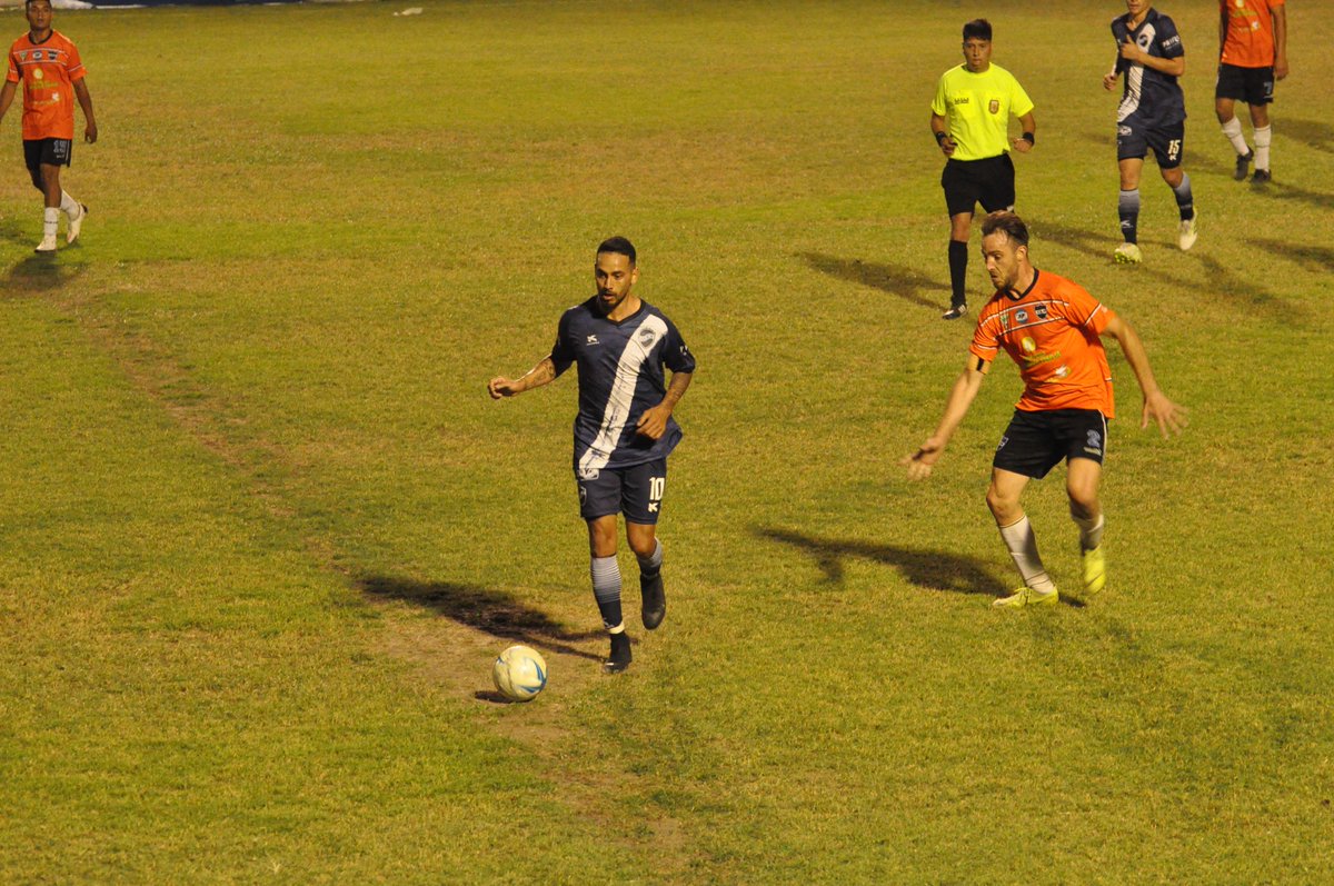 clubbenhur's tweet photo. ⚽️ #Regional. Compartimos imágenes del gran debut de #BenHur en el Torneo Regional. Con goles de #Lopez, #Mathier y #Sacks, superó a Miramar por 3-0.
#VamosBenHur 🔵⚪🔵
👉 Más #Fotos en https://t.co/LZwEjJ5AKL https://t.co/JGXlsO0Q4n
