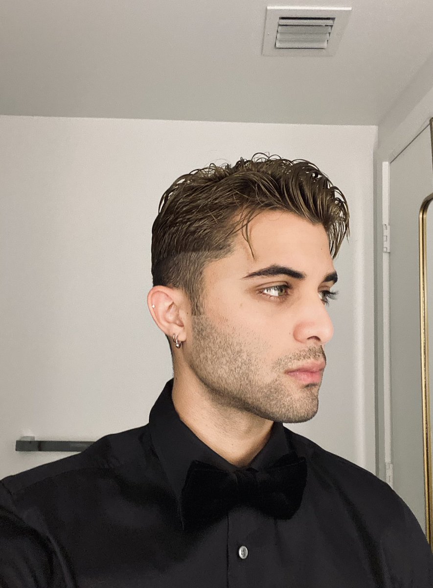 ErickBrianColon's tweet photo. #Selfie https://t.co/Nz2FBdLh9m