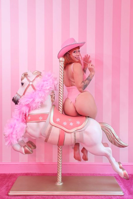 Yee haw 💕  📸 @JRomeroPhoto https://t.co/OZdjkHmUxQ<a class="tags" target="_blank" title="On Twitter" href="/?out=eyJ0eXAiOiJKV1QiLCJhbGciOiJIUzUxMiJ9.eyJpYXQiOjE3MjA2NzQ1MzcsImlzcyI6InR3cG9ybnN0YXJzLmNvbSIsIm5iZiI6MTcyMDY3NDUzNywiZXhwIjoxNzUyMjEwNTM3LCJyZWRpcmVjdF91cmwiOiJodHRwczovL3R3aXR0ZXIuY29tL0pSb21lcm9QaG90byJ9.HuRT_69Y2vIIpoibS-dAqy4kNwRsiBLue9PtKlR62CivUwi6GUbo-I33JvkHYvO9YbtQr5E7SFbCv3gcucb29g">@JRomeroPhoto</a><a href="/tag/goofymovie"class="tags"><span>#goofymovie</span></a>