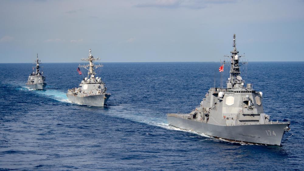.@jmsdf_pao_eng JS Kirishima (DDG 174), #USSStockdale and JS Onami (DD 111), sail in formation during #ANNUALEX2021. #FreeandOpenIndoPacific #Readiness #JointForce