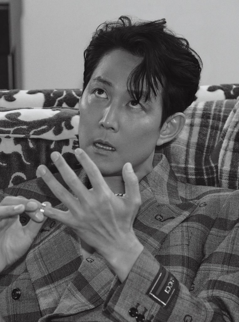 kihoonsupremacy's tweet photo. Loving the black and white concept! LJJ looks so damn fine. 🔥💫 https://t.co/w84ZOFKrBY