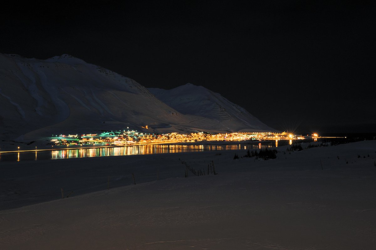 MyWritersLife's tweet photo. Like Nordic Noir? Murder mysteries in out-of-the-way towns like this Icelandic one? Read the Dark Iceland series by @ragnarjo -- just devoured #4 of 6 -- "Rupture" over weekend. Be transported. #nordicnoir #iceland #icelandnoir #suspense #mystery #cantputitdown https://t.co/BO9abaCNwO