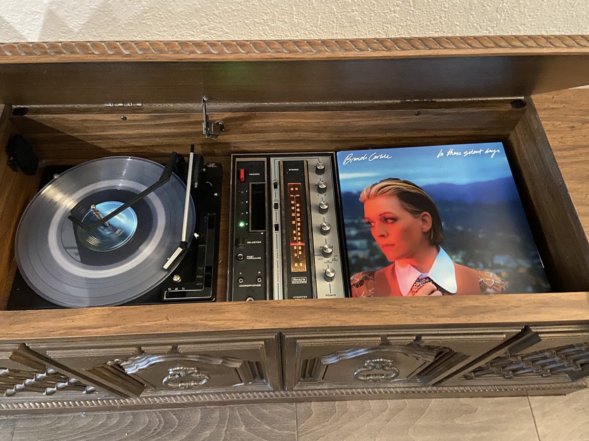 mefan4life_m's tweet photo. Spinning this amazing record by @brandicarlile today…..#InTheseSilentDays https://t.co/XzYXXdwpZI