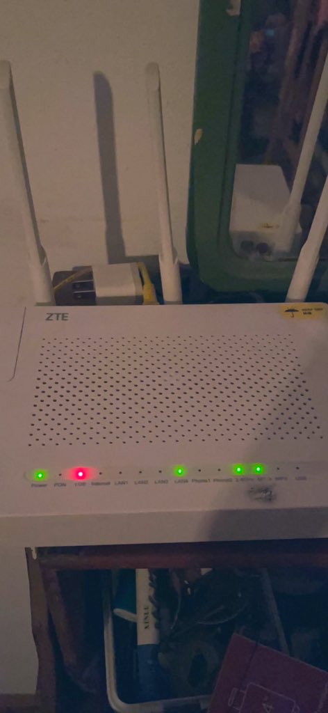 No tenemos conectividad desde ayer. No se solucionó en 24 horas. Tercer corte de servicio en este año. 

Quizá habría que ir prestando atención a la calidad del servicio en vez de andar haciendo campaña por los medios.