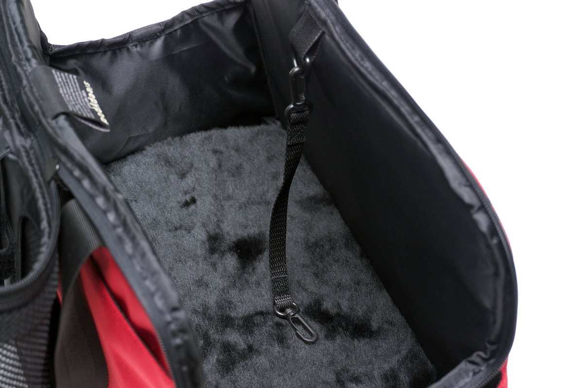 sleepypod's tweet photo. Prevent Quick Pet Escapes When Traveling: Securing the safety tether to your pet's harness prevents quick escapes when the #Sleepypod carrier is opened like at a TSA check. Watch the video to learn how &amp; when to use the safety tether feature. https://t.co/odTsP1zcxT

#safetravels https://t.co/stNWVD20LN