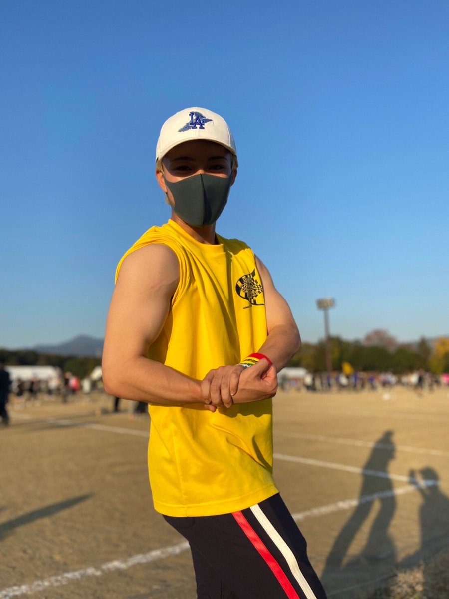 Sun___Molkky's tweet photo. 初のモルック大会に参加してきました✨
初日7勝1敗で首位通過できましたが、2日目は初戦敗退でした😭
初の出場で緊張からなのか、らしくないミスが多い2日間でした😊
対戦相手の方から学ぶ事が沢山あったので次の宗像の大会までに調整して優勝🏆します🔥
#第8回モルック日本大会 #モルック 
#おひさま https://t.co/oyaWXrI4cZ