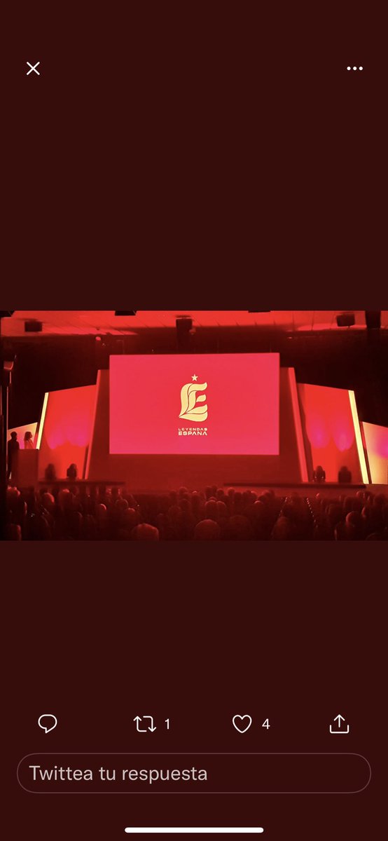 ivan_campo's tweet photo. Hoy @leyendasespana estuvimos en los premios #PremiosGolsmedia2021 recogiendo un galardón en reconocimiento a nuestra labor solidaria y en la ayuda a los internacionales que tras dejar el fútbol necesitan de nosotros con @SeFutbol siempre a nuestro lado. 
Excelente evento !!!!! https://t.co/REvoNLFqy4