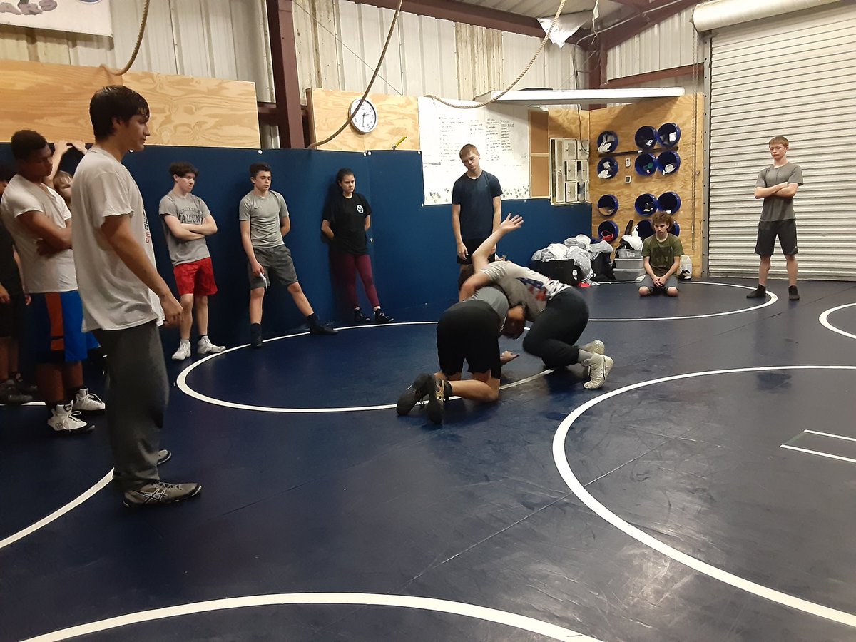 GREAT turnout for day one of Thanksgiving week practices! These guys and gals are dedicated to getting better and working towards big things 🐻💪🦃