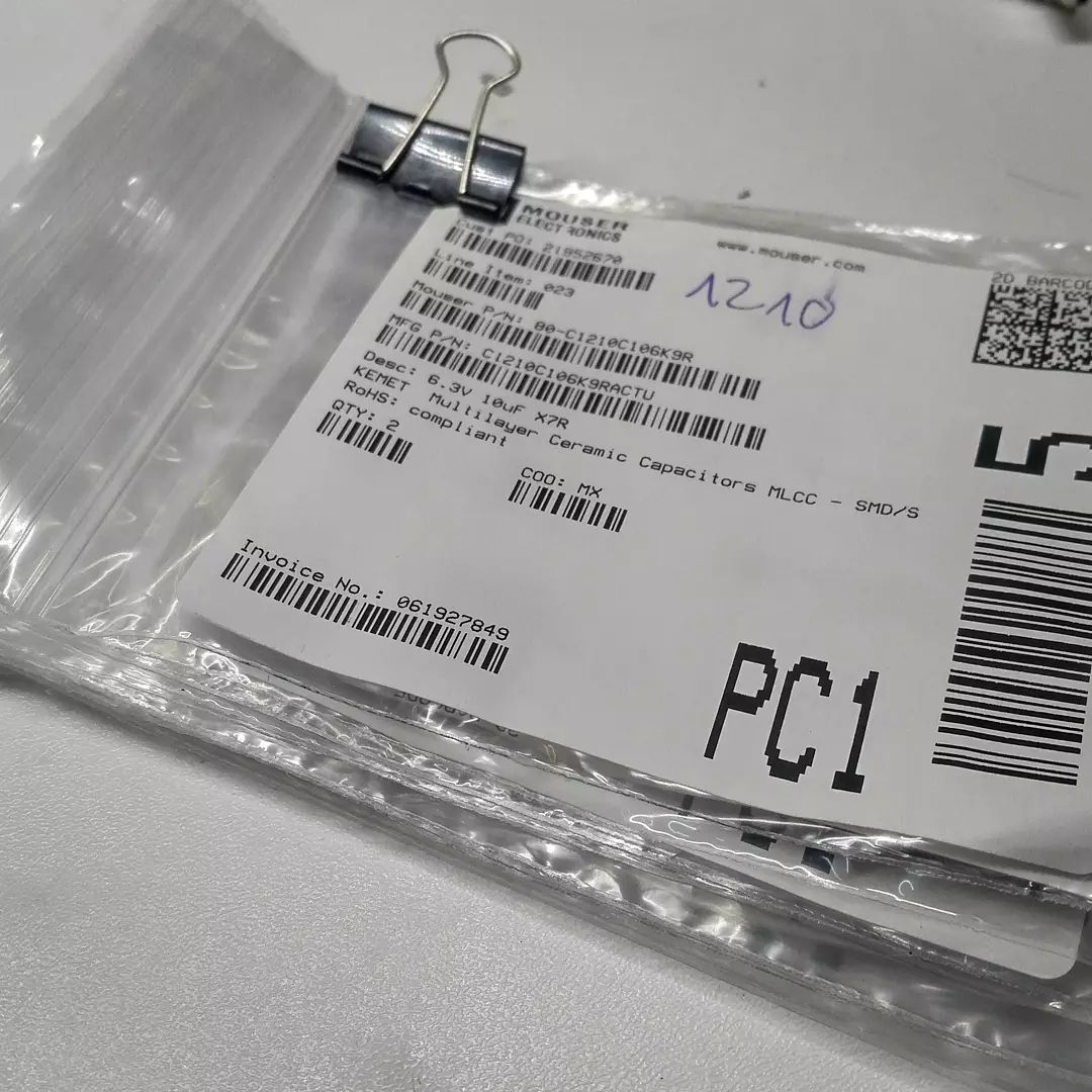 tamhanna's tweet image. #foldbackclip #toolabuse. A former associate of mine used #foldbackclips, a #pinboard and the #antistaticbags for keeping components in order. This might sound uncultured, but I decided to give it a try recently for these #referencecapacitor samples…

📸 instagram.com/p/CWmRQ3-j5GM/