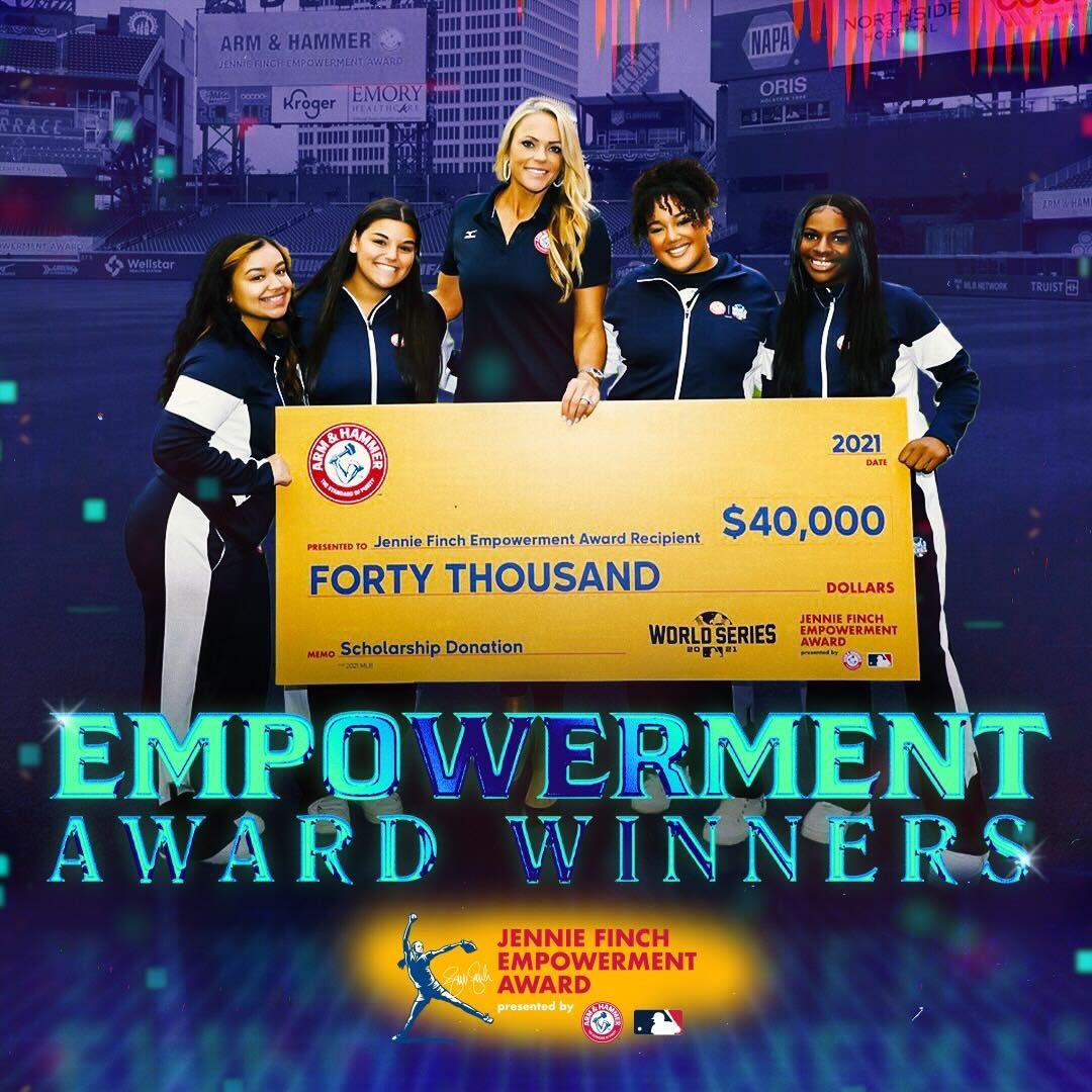 WallPaula2's tweet photo. [2021.11.23]RT @PlayBall: Congrats to this year’s winners of the Jennie Finch Empowerment Award! 

More power to you. https://t.co/I2pSE0elm7