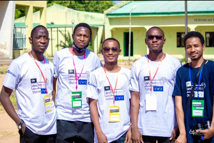 ukyringim's tweet photo. Its was a huge success while having Complete Day tech talk/speakers sessions ...
#devfestdutse21
#gdgdutse
#gdg
@auwalms
@aniediudo @Kolokodess @GDG_Dutse @Sir_enjoy1 @ericakland @googledevs @EricaKHanson https://t.co/2nz1x67Uuz