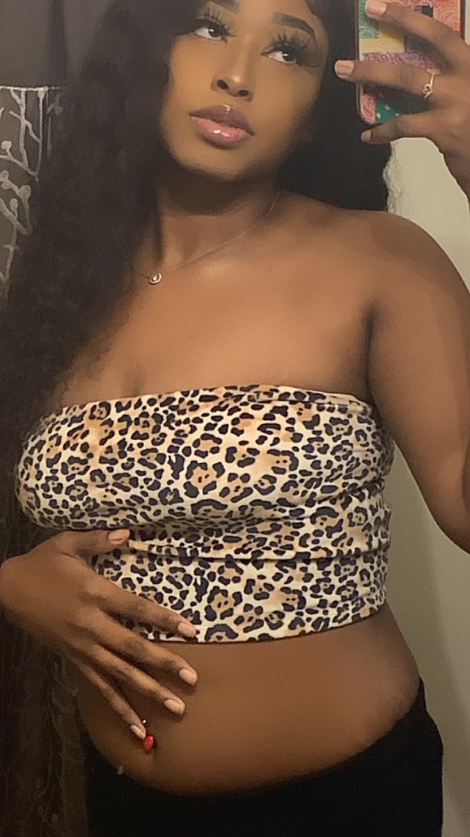 TheyLovePhoenix's tweet photo. Updating my “this her” pictures 🤎 https://t.co/caS1VMo83j