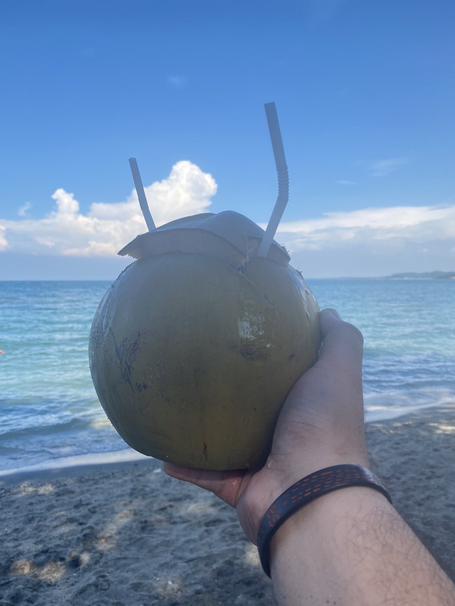 MrKingsman10's tweet photo. SKY above,
SAND below,
PEACE within. https://t.co/0tYznUszmT
