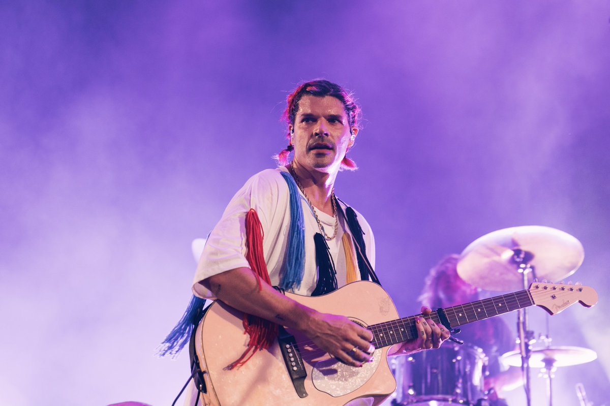 janewallin's tweet photo. @GROUPLOVE ‘Never Trust a Happy Song’ 10th Anniversary show ☆ shot for @melodicmag https://t.co/ycFFmT2ecG