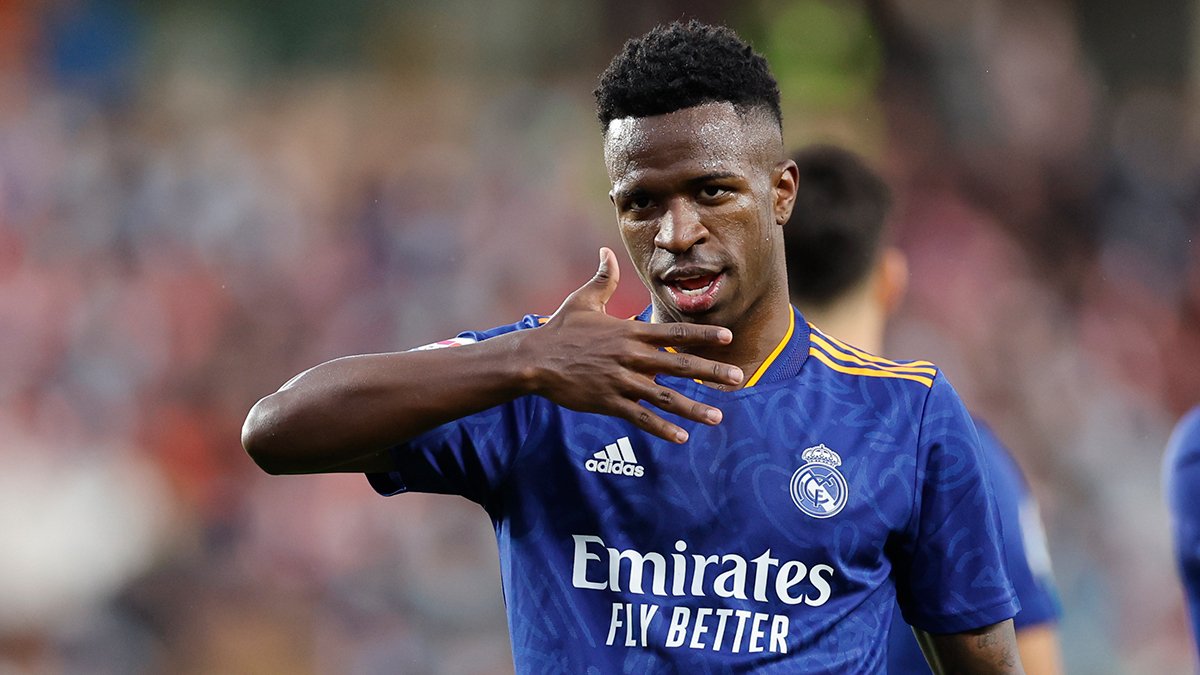 💣 BOMBAZO.

🇫🇷 PSG está interesado en fichar a 🇧🇷 Vinicius Jr y puede llegar a ofrecerle hasta 18M€ de sueldo por temporada. 💣😱

¿Se imaginan si Real Madrid viene por Mbappé y nos llevamos a Vinicius? 🤐😅 mamita.... 😁