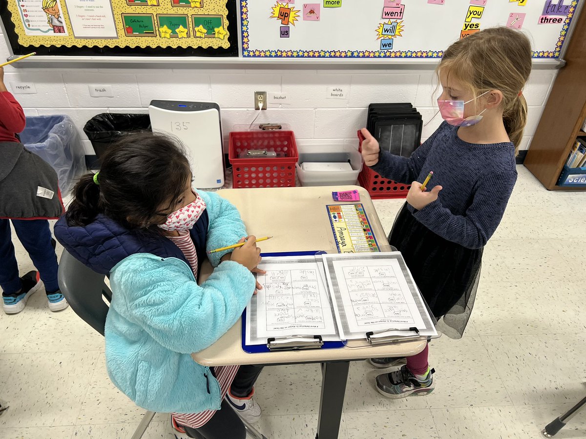 Anderson_Stars's tweet photo. Scavenger hunt to find words that fit into each category from the phonics cases we have been solving! @Discovery_elem #uosphonics https://t.co/HB1kiUdkVy