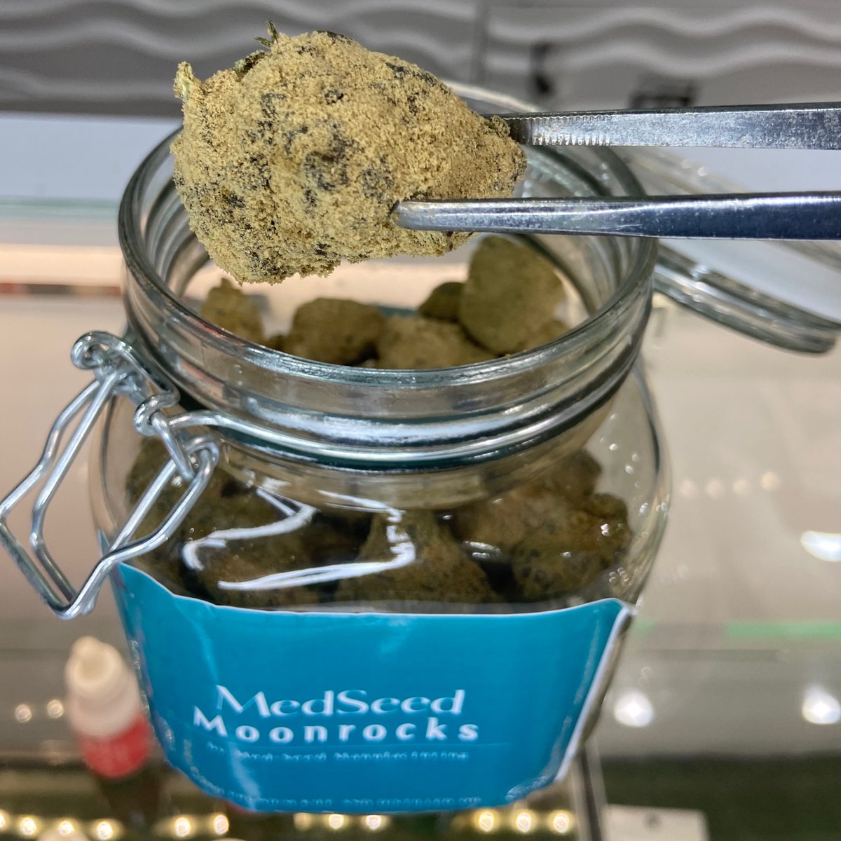 dmxchxllx's tweet photo. el te baja la luna y yo te traigo moonrocks 😋🌚 https://t.co/DoQVZ73g6v