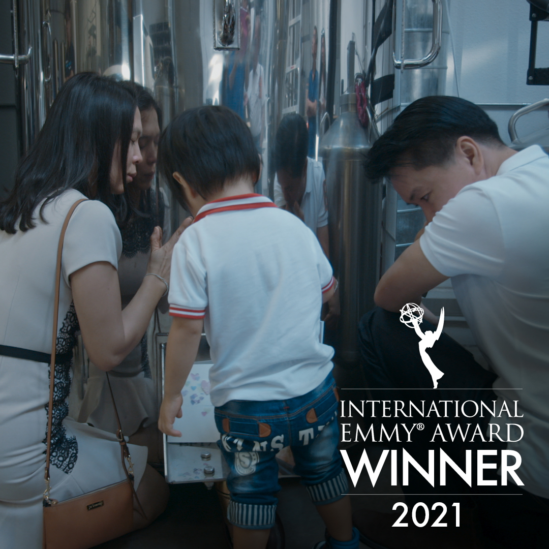 iemmys's tweet photo. The International Emmy for Documentary goes to "Hope Frozen: A Quest To Live Twice" produced by 2050 Productions / @netflix! #Thailand #iemmyWIN https://t.co/DXZoDZVTjn
