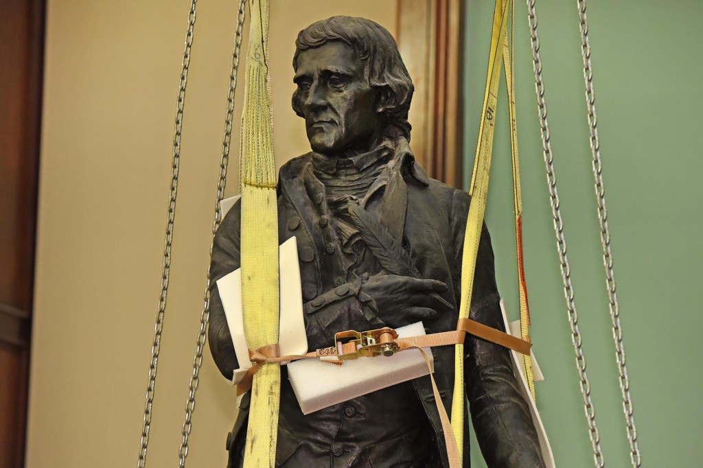 nypost's tweet image. Thomas Jefferson statue removed from City Hall after 187 years trib.al/zoPEw7h