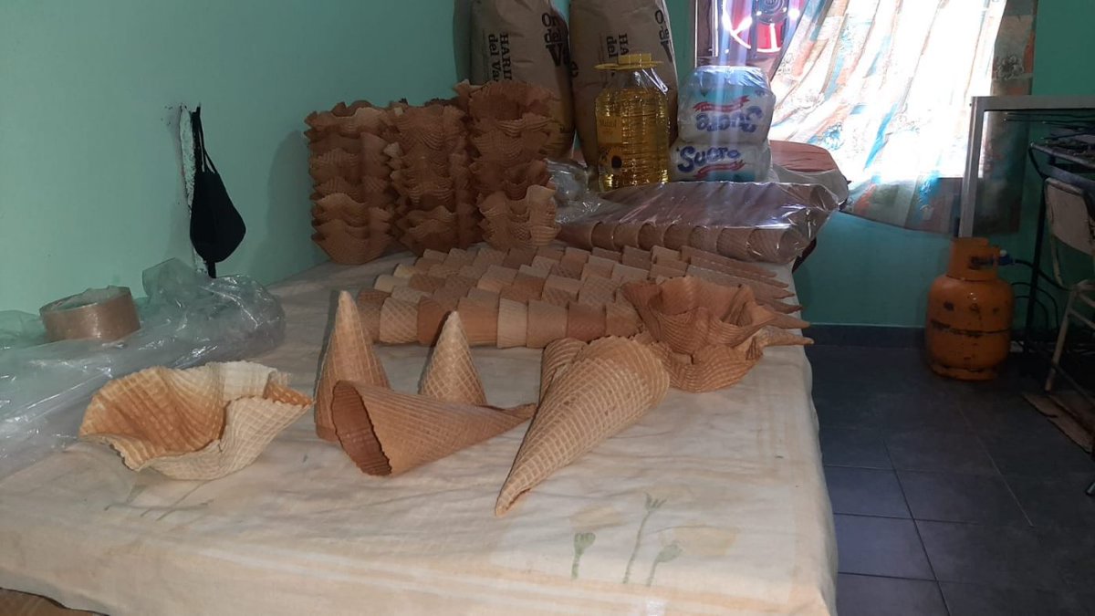misionesonline's tweet photo. Emprendedor misionero abastece con cucuruchos artesanales a más de 60 emprendimientos de heladerías de Posadas y Garupá
https://t.co/zak6inBR5d https://t.co/EoCa7grGcy