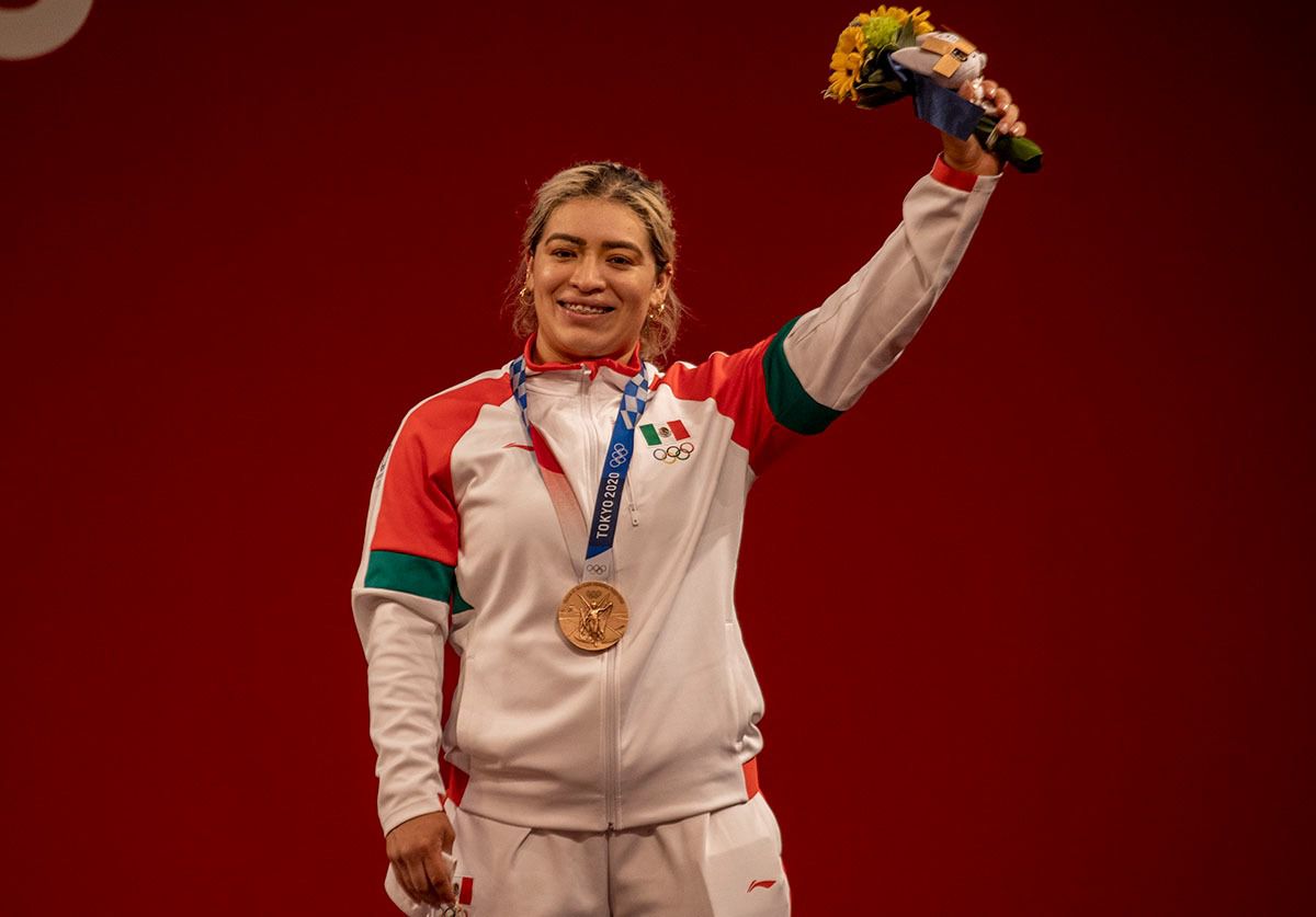 conadeoficial's tweet photo. .@AremiFuentes 🏋️‍♀️ se motiva con el PND 2021 y apunta al podio de los Olímpicos de París 🇫🇷.

Este miércoles 24 de noviembre, la ceremonia de entrega del Premio Nacional de Deportes estará encabezada por el presidente de México, @lopezobrador_ .

👉🏽 https://t.co/dQJk07f82p https://t.co/7Za2rnSIQw