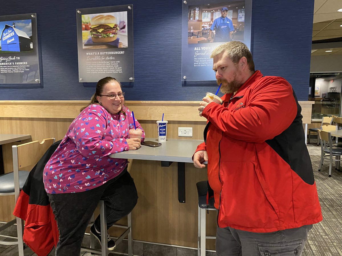 kels12hulbert's tweet photo. Thank you to everyone that came out and supported the freshman and sophomore class supper!! Sorry if I missed anyone in the drive-thru! #goahenhighschool #classfundraiser https://t.co/WPmSXG3t6F