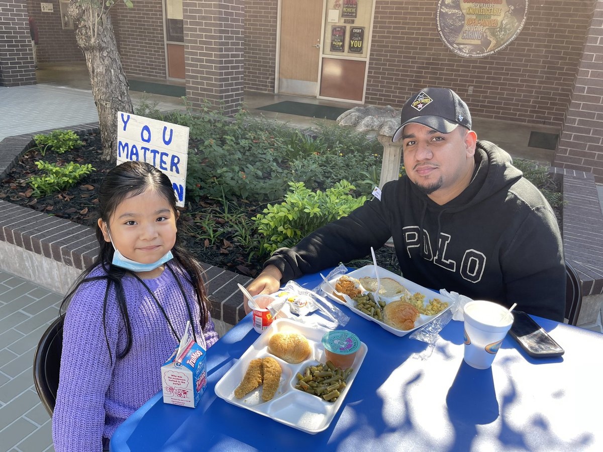 Families enjoying time with students during Family Feast @WilsonES_AISD  <a href="/aldinecafe/">AISD Child Nutrition</a>  #WEshine