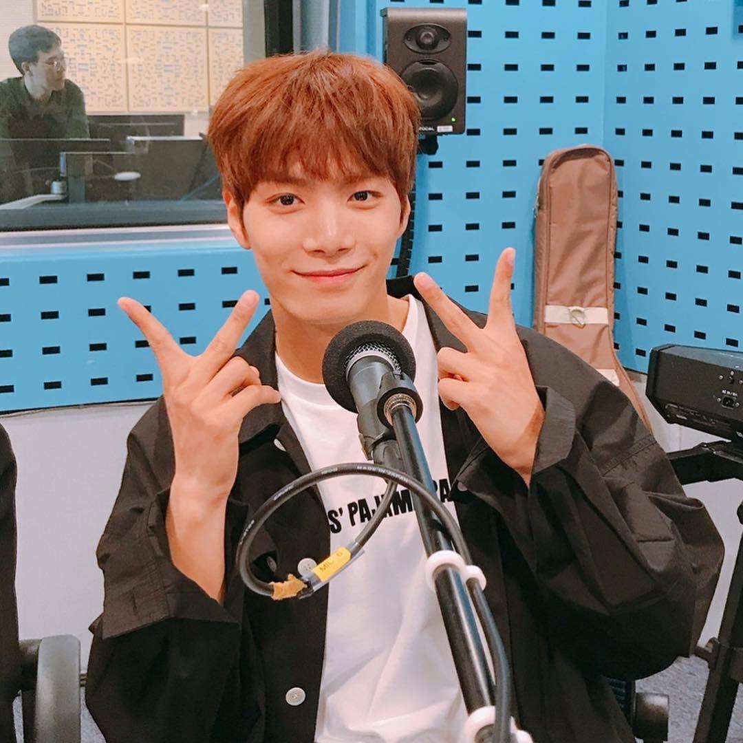 NUESTILOTWT's tweet photo. Soy el suertudo de la nación por unirme hoy a escuchar el top tier #CHASESWZSTREAMPARTY, me he puesto a reproducir todo el día el álbum pero en especial vengo a hablar por el #TeamShineShine, soy alto fan, pero en especial de mi bendición el Guntie. 

#𝐏OLAR's ★ 𝕄usic 𝚋𝚘𝚡 https://t.co/rJg5eweMQd