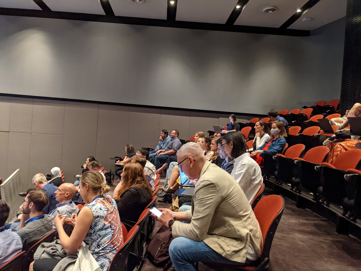 AuPhysiolSoc's tweet photo. Melbourne hub @AuPhysiolSoc members attending the mid-morning free communications on advances in "signalling and metabolism" #AuPS2021 #muscle #NOS #Orai1 #IL6 #aminoacids #cancer #RNA https://t.co/MV2o3fP35a